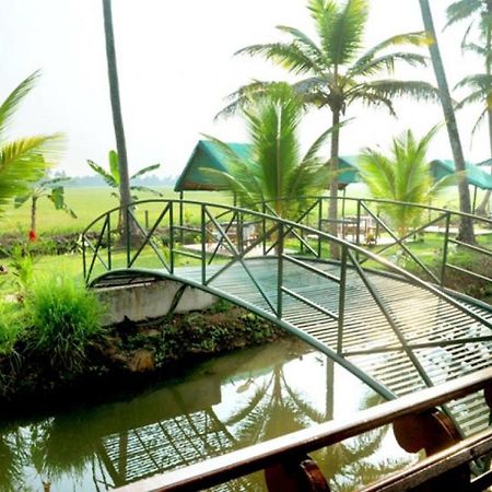 Riverine Resort Alappuzha Exterior photo